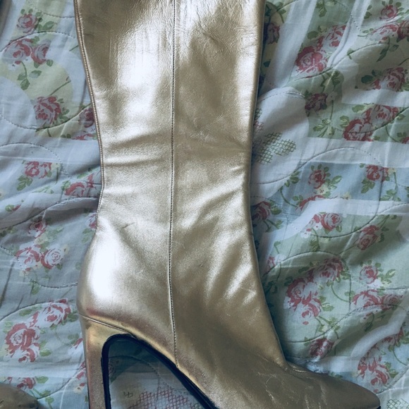 VALENTINO 100% Authentic gold leather heel boots - Picture 3 of 7